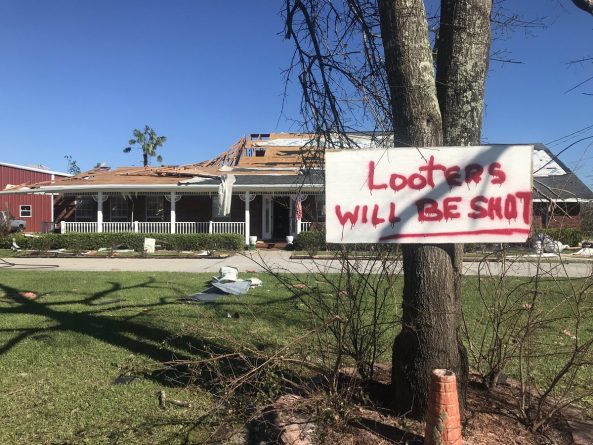 Происшествия: Жертв урагана «Майкл» уже 18. Выжившие борются за еду и воду