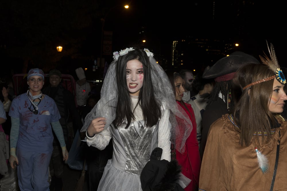 Афиша: В этом году тема Village Halloween Parade «Я — робот!»