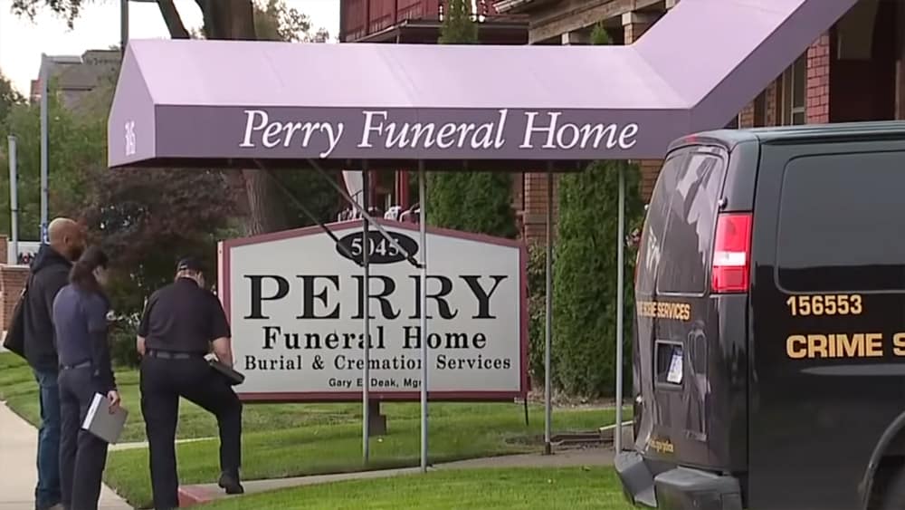 Происшествия: Похоронный беспредел: в Детройте нашли второе ритуальное бюро, скрывающее останки детей