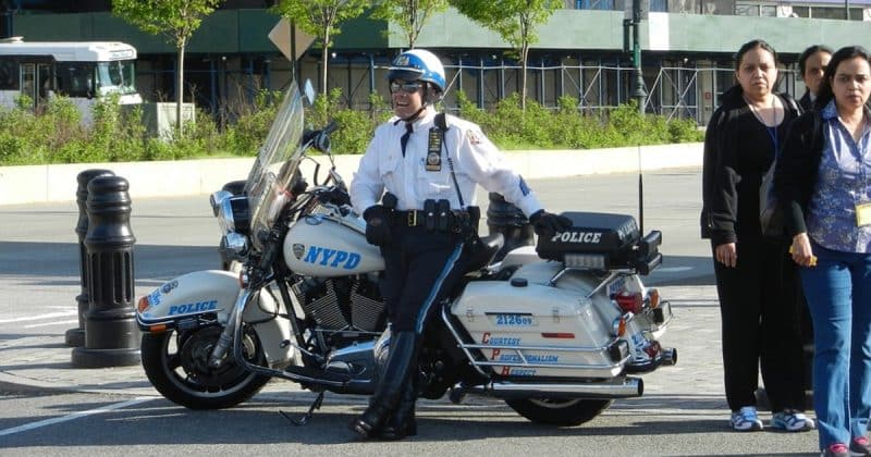 Локальные новости: Теперь сотрудник NYPD обязан сообщить свое полное имя, если остановит вас на улице