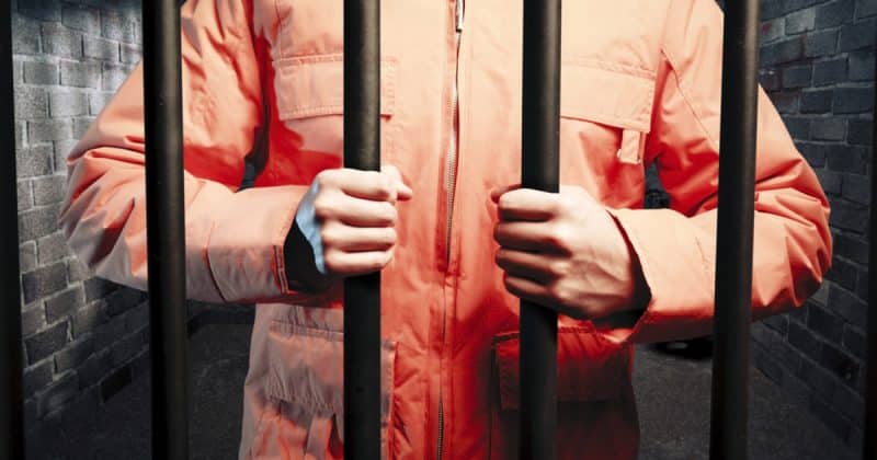 Закон и право: Заключенный попросил казни на электрическом стуле, назвав его «меньшим из двух зол»