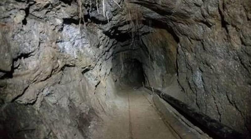 Происшествия: На границе между США и Мексикой обнаружили тоннель с рельсами и освещением (фото)