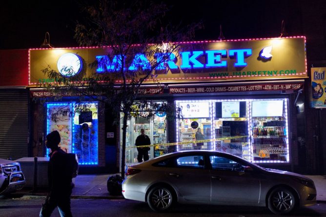 Происшествия: В Бронксе владелец магазина одним выстрелом убил безоружного грабителя