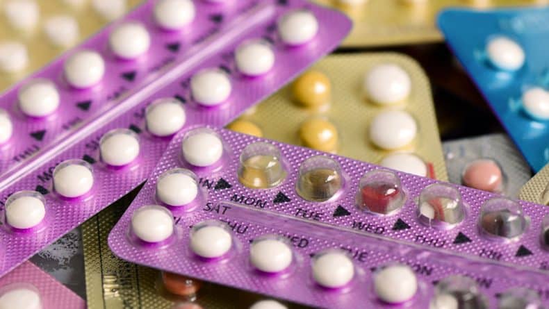 Политика: Трамп пересмотрит исключение контрацептивов из медицинской страховки