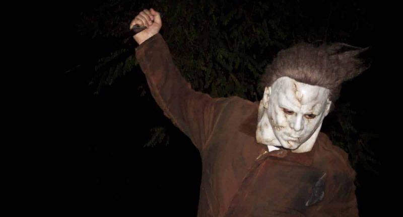 Происшествия: В Нью-Йорке мужчина в маске из фильма ужасов «Хэллоуин» устроил стрельбу