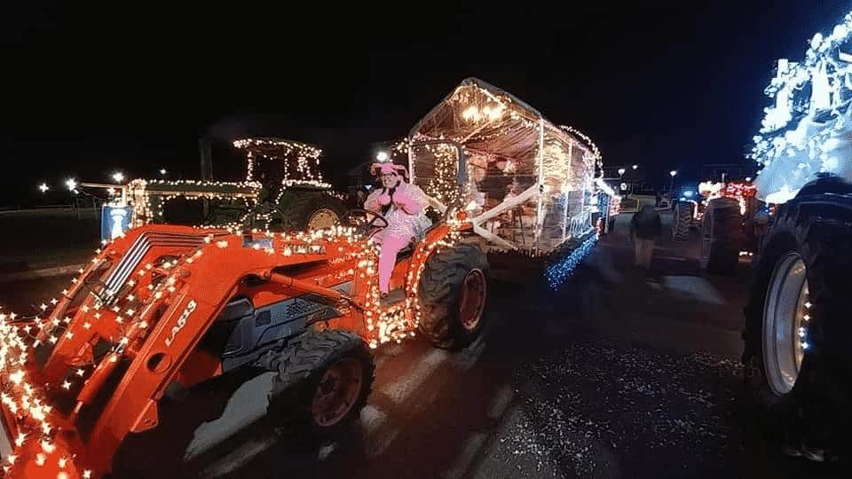 Путешествия: Необычное шоу в Гринвиче – парад рождественских огней на… тракторах рис 6