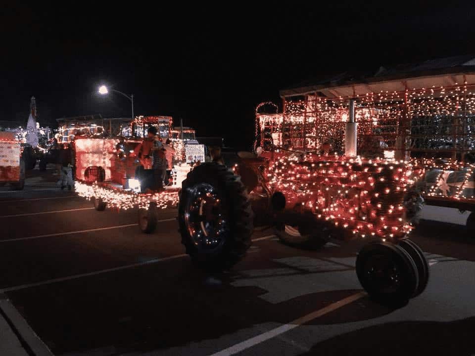 Путешествия: Необычное шоу в Гринвиче – парад рождественских огней на… тракторах рис 8
