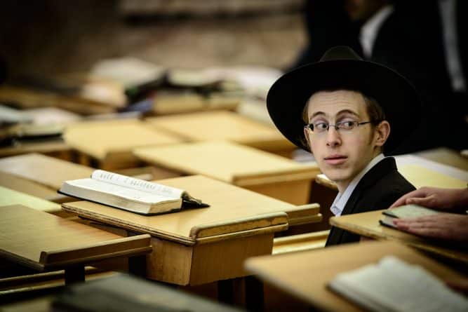 Локальные новости: Ультраортодоксальные еврейские школы Нью-Йорка могут лишить господдержки