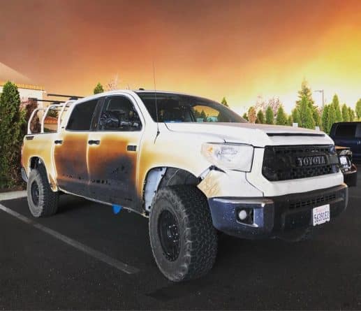 Локальные новости: TOYOTA подарит новый грузовик герою-медбрату, спасавшему людей на пожаре в Калифорнии