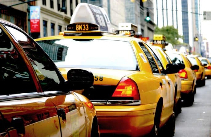 Происшествия: В Нью-Йорке еще один таксист, погрязший в долгах, покончил с собой