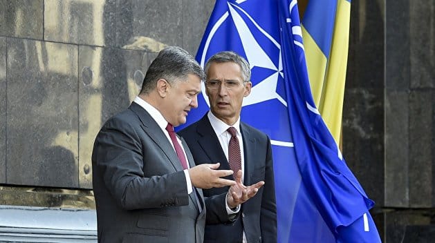 Общество: Украина вводит военное положение и надеется на поддержку НАТО: 24 украинских моряка в плену