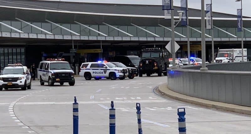 Происшествия: Аэропорт JFK закрыли из-за подозрительной сумки