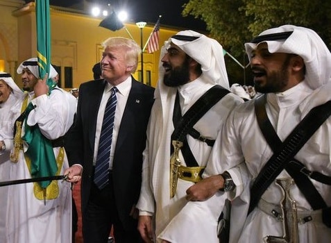 Политика: Трамп не примет новых санкций против Саудовской Аравии из-за убийства Хашогги