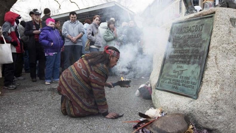 История: В Плимуте у индейцев траур в честь Дня благодарения