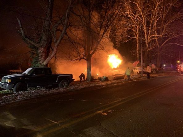Происшествия: Взрыв в штате Нью-Джерси уничтожил дом и задел местную школу