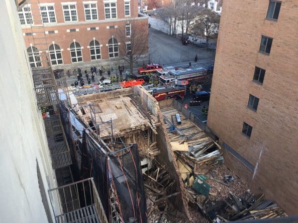Происшествия: В Гарлеме рухнула церковь. Под завалами оказался человек
