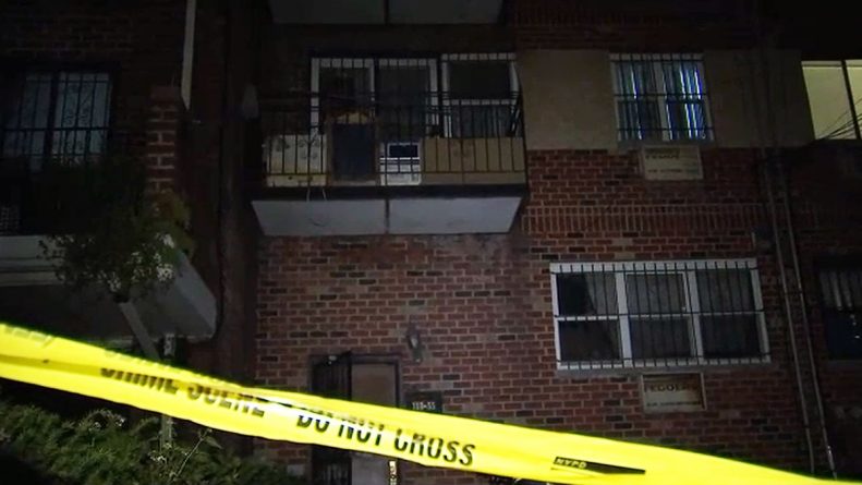 Происшествия: В квартире в Куинсе нашли 2 трупа с множеством ножевых ранений