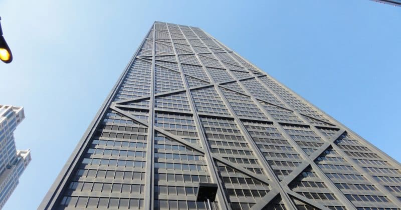 Происшествия: «Мы готовились к смерти»: лифт небоскреба в Чикаго пролетел вниз 84 этажа
