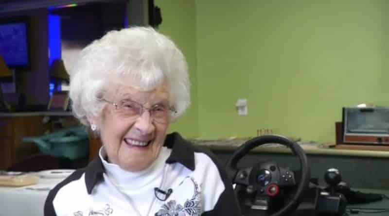 Локальные новости: В Нью-Йорке 99-летняя женщина сдала водительский экзамен и получила права