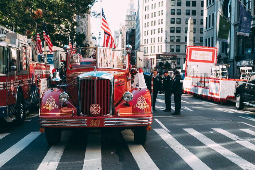 Локальные новости: Парад в День ветеранов в Нью-Йорке: маршрут и какие улицы перекроют в этом году