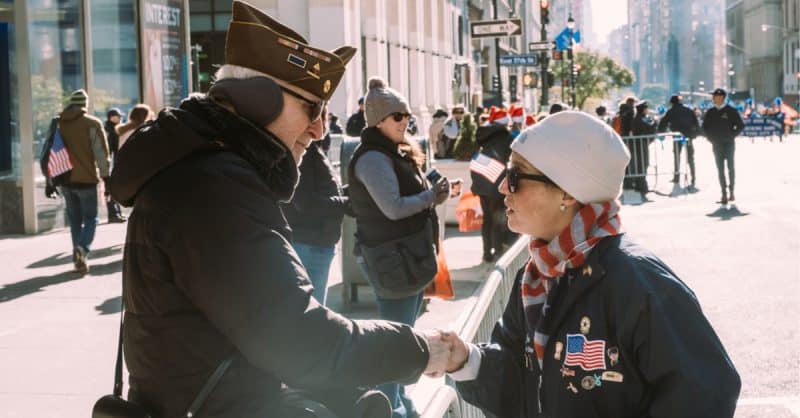 Локальные новости: Парад в День ветеранов в Нью-Йорке: маршрут и какие улицы перекроют в этом году