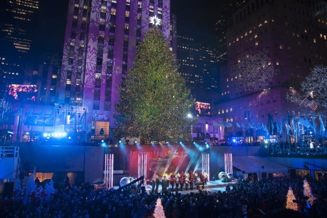 Путешествия: Когда загорятся огни на рождественских елках Нью-Йорка