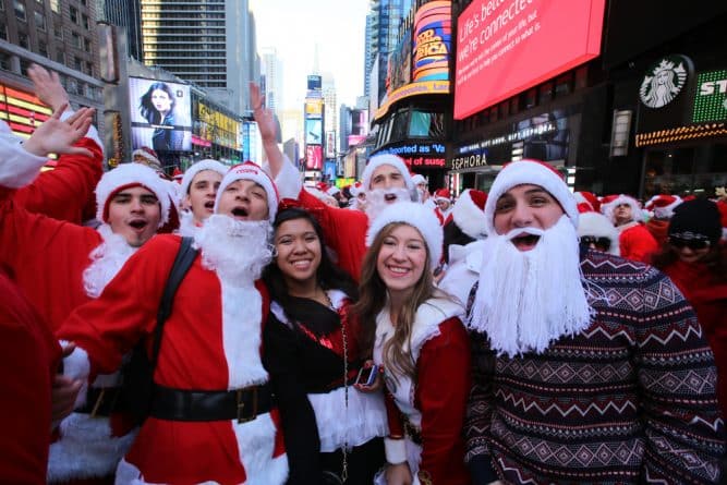 Локальные новости: Ежегодный SantaCon состоится в Нью-Йорке 8 декабря