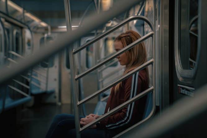 Локальные новости: В Нью-Йорке женщины больше тратят на общественный транспорт — и подвергаются в нем большей опасности