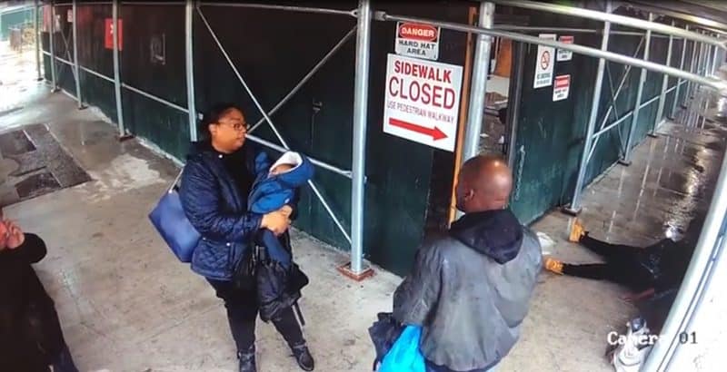 Локальные новости: Обезумевшая мать отдала 3-месячного малыша незнакомке на стройке в Бруклине