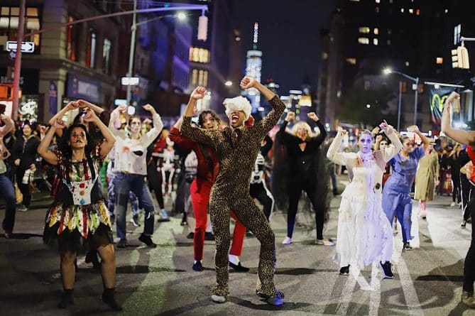 Локальные новости: Парад на Хэллоуин в Нью-Йорке — шоу, потрясающее воображение (фото)