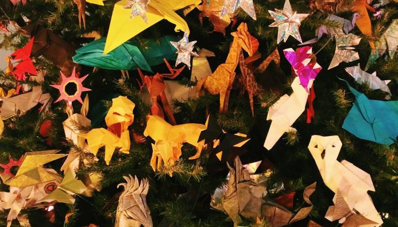 Локальные новости: В этом году на Рождественской елке в Американском музее естественной истории — морские жители из оригами