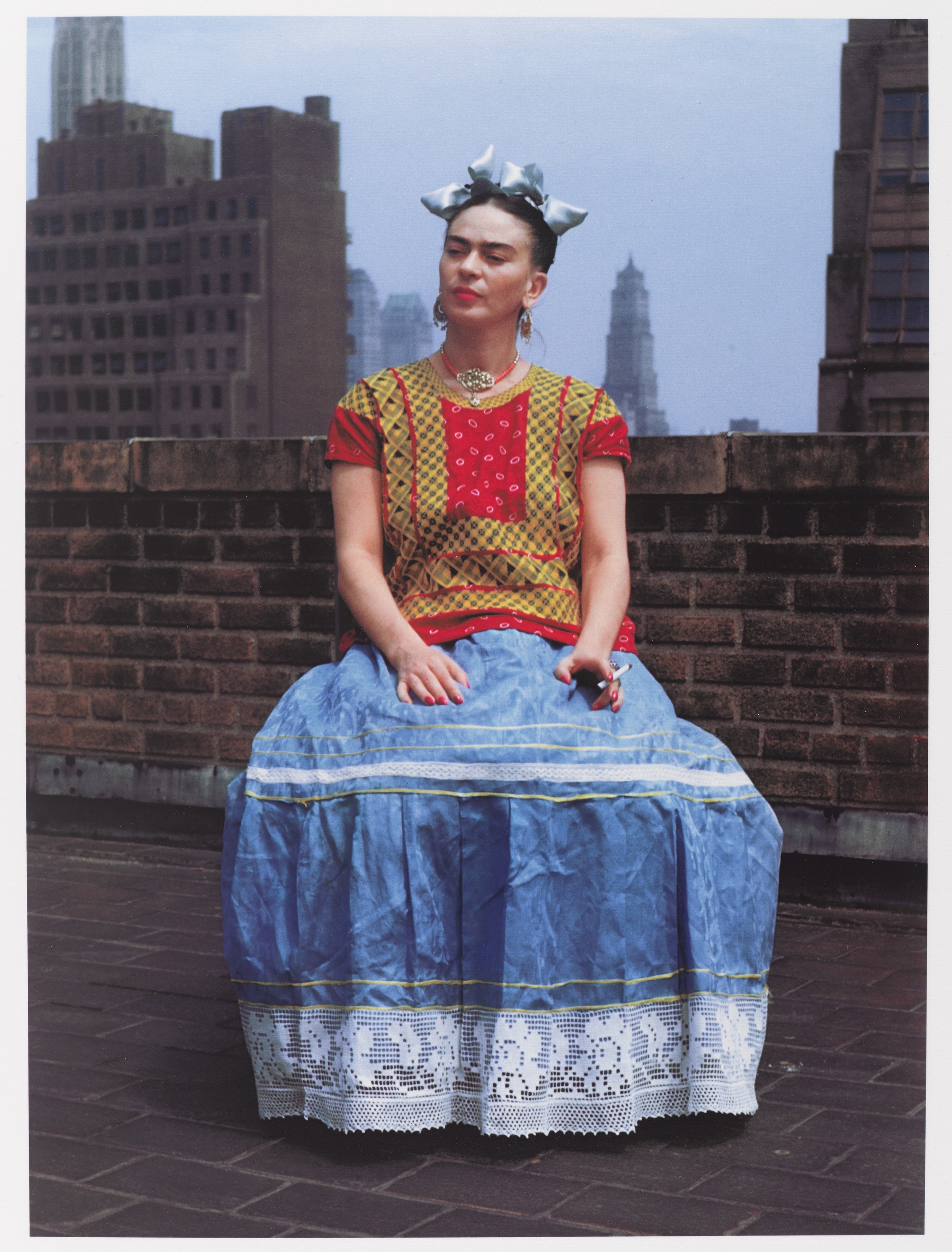 Афиша: «Внешность обманчива»: в феврале Нью-Йорк узнает Фриду Кало заново рис 11