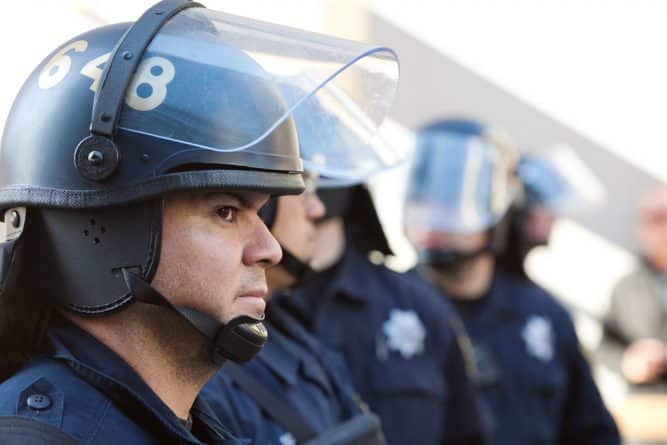 Закон и право: Полиция Калифорнии не хочет разглашать результаты внутренних расследований, проводившихся до 2019 года