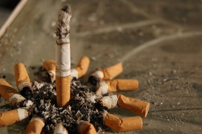 Закон и право: 1 января в аптеках Нью-Йорка перестанут продавать табачные изделия