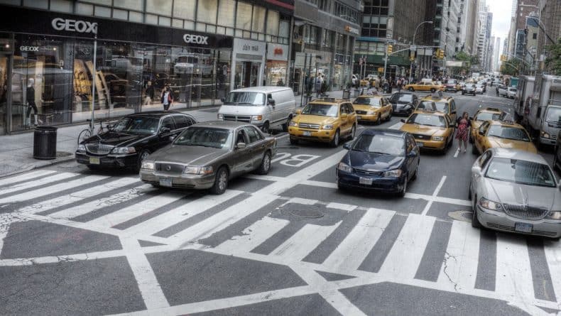 Локальные новости: Uber и Lyft поднимут тарифы в NY с января