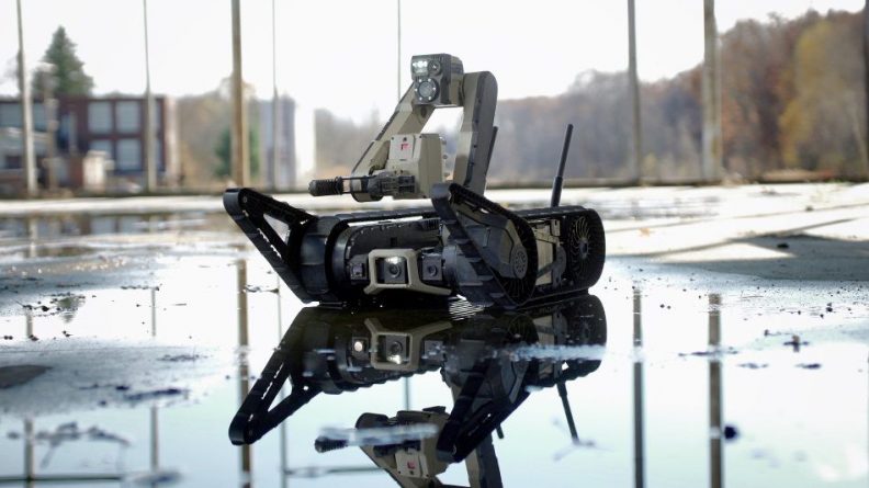 Политика: В Пентагоне и Конгрессе спорят о роботизации армии
