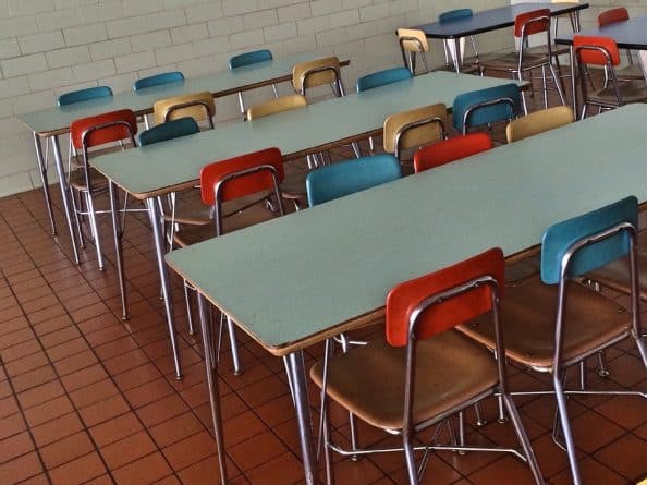 Здоровье: Больше соли, меньше цельных злаков: USDA смягчает стандарты питания в школах