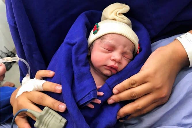Здоровье: Впервые в истории женщина с маткой от умершего донора родила ребенка