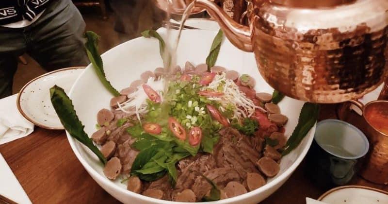 Локальные новости: Ресторан азиатской кухни предлагает трехкилограммовое блюдо бесплатно, но с одним условием