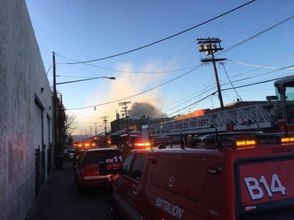 Происшествия: В Лос-Анджелесе загорелась кухня Urth Caffé. Идет расследование