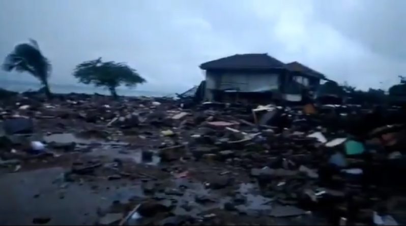 Происшествия: В Индонезии — цунами: 222 погибших, жертв может быть больше