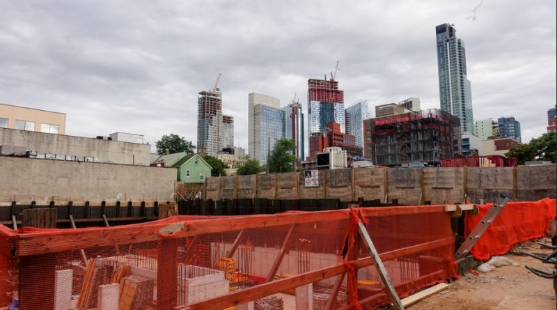 Нью-Йорк расширяет первичный рынок жилья, и россияне готовы вкладывать в него деньги 20122018 Колонки: Нью-Йорк расширяет первичный рынок жилья, и россияне готовы вкладывать в него деньги