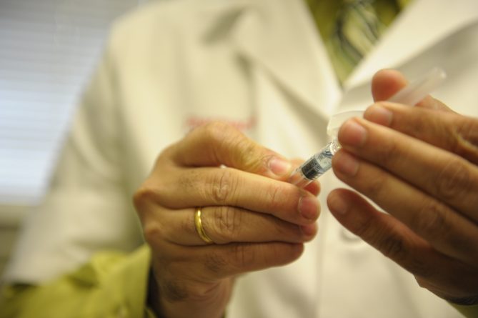 Здоровье: В Массачусетсе хотят сделать обязательной прививку от гриппа для детей