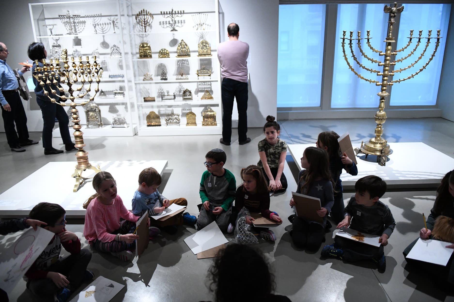 Локальные новости: коллекция менор в еврейском музее рис 2
