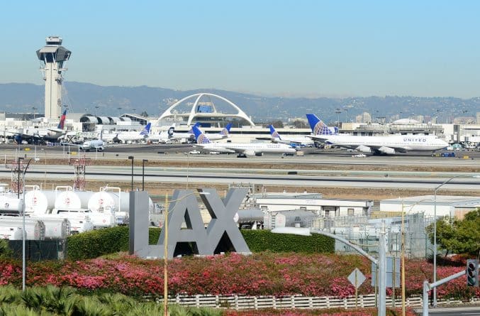 Путешествия: Международный аэропорт Лос-Анджелеса занял 5 место в мире по соблюдению расписания рейсов