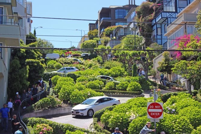 Локальные новости: Проезд по знаменитой Lombard Street в Сан-Франциско со следующего лета может стать платным