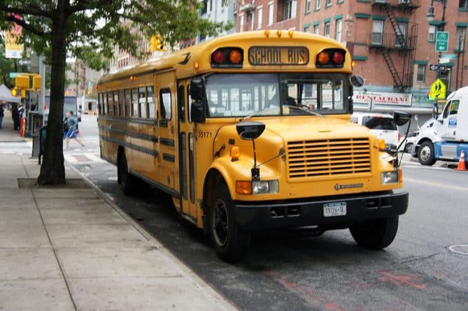 Локальные новости: Губернатор Куомо планирует вдвое увеличить количество видеорегистраторов на дорогах возле школ Нью-Йорка