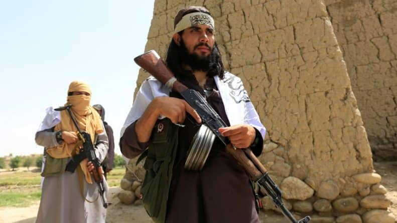Политика: Талибы обещают не впускать в Афганистан ИГИЛ