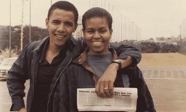 Знаменитости: Барак Обама поздравил Мишель с 55-летием, показав милую фотографию из семейного архива