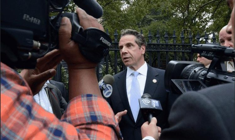 Закон и право: Губернатор Нью-Йорка хочет ввести уголовную ответственность за нападение на сотрудников прессы
